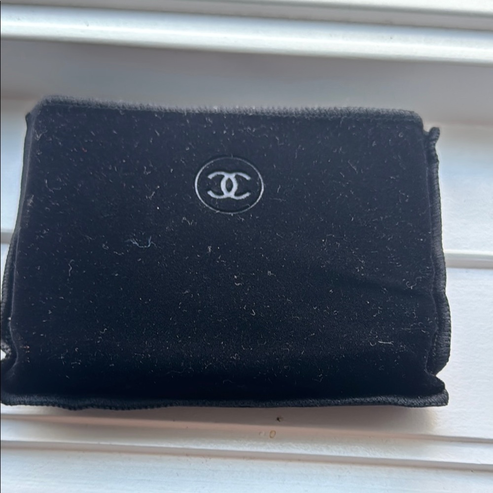 CHANEL Eyeshadow Palette with Warm and Neutral Tones Les Indispensables - Picture 7 of 7